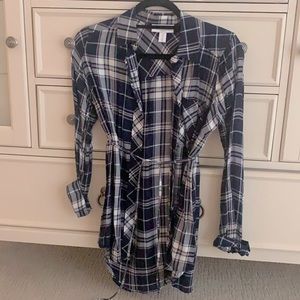 Plaid maternity shirt